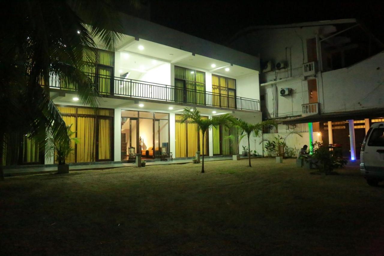 Jayaa Beach Talpe Extérieur photo
