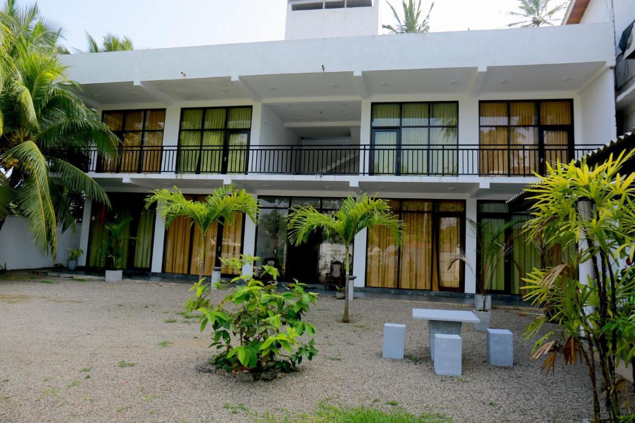 Jayaa Beach Talpe Extérieur photo