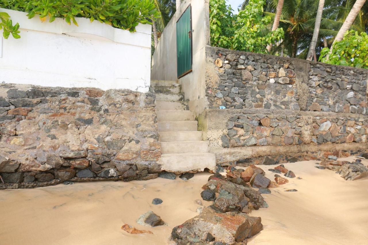 Jayaa Beach Talpe Extérieur photo